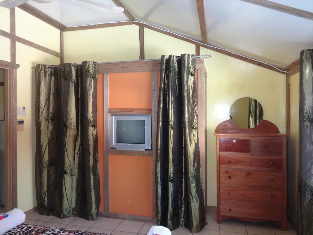 Cocopele Inn San Ignacio Bagian luar foto