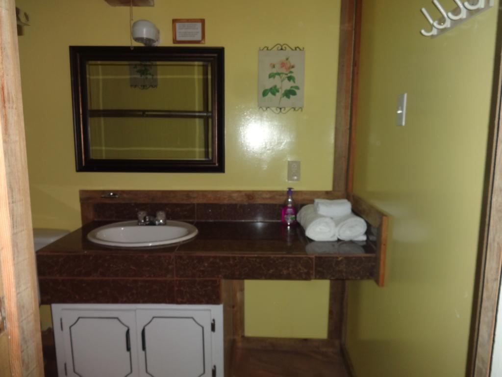 Cocopele Inn San Ignacio Bagian luar foto