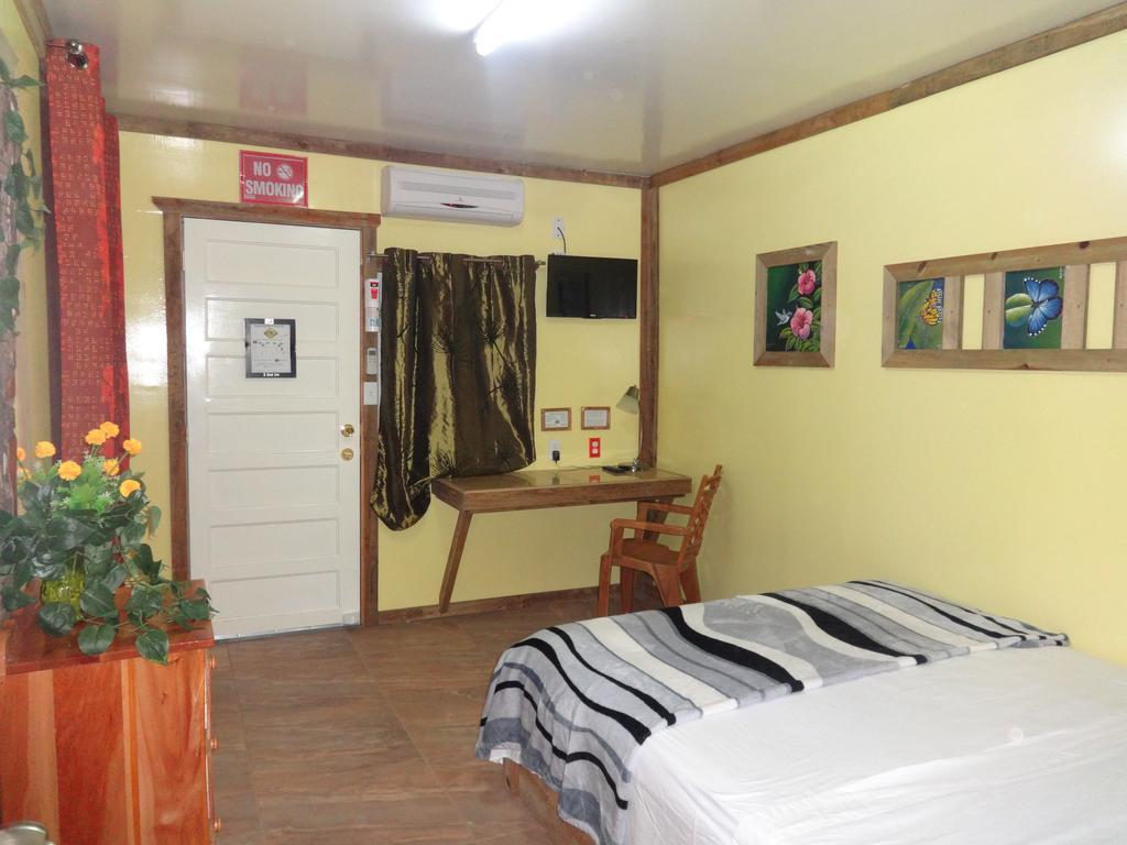 Cocopele Inn San Ignacio Bagian luar foto
